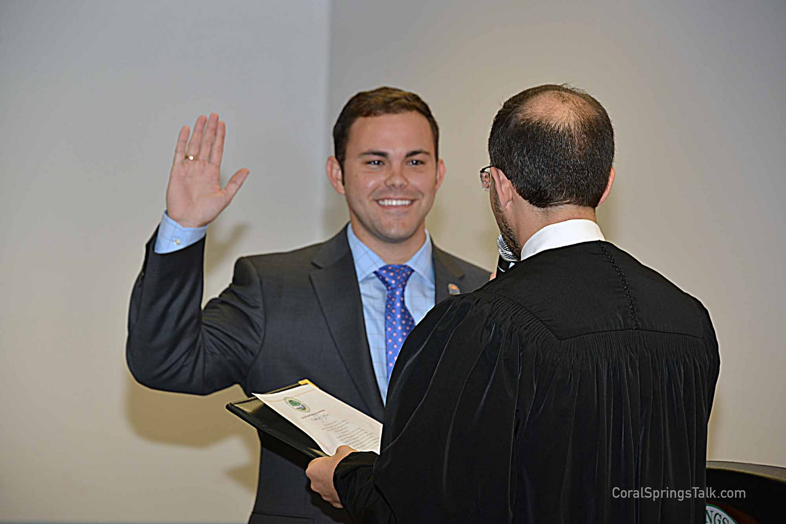 Dan Daley being sworn in  by Judge Ari Porth,. Photo by Sharon Aron Baron