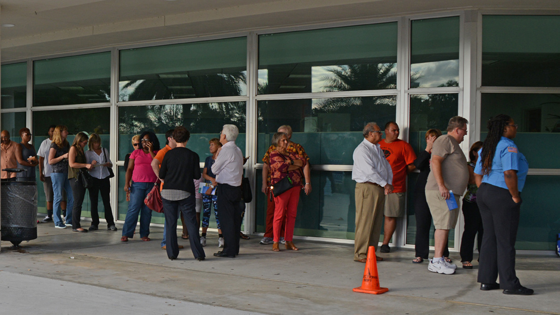 Voters lining up for early voting at the Northwest Regional Library in Coral Springs. 