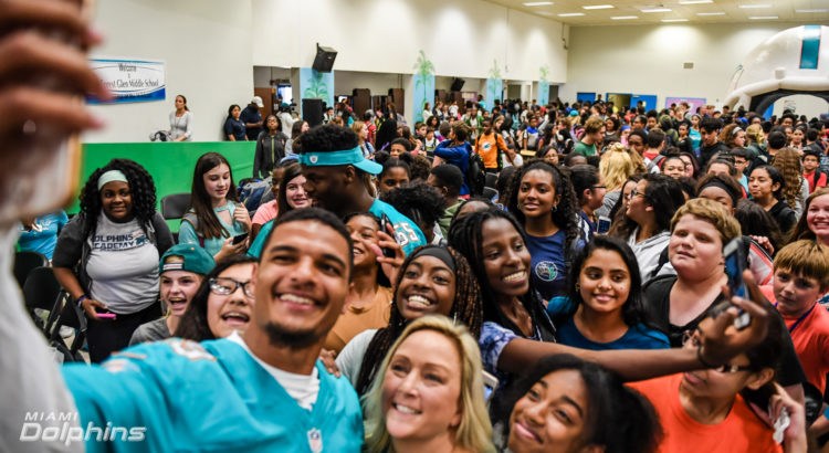 Miami Dolphins Recognize Forest Glen Middle School Students