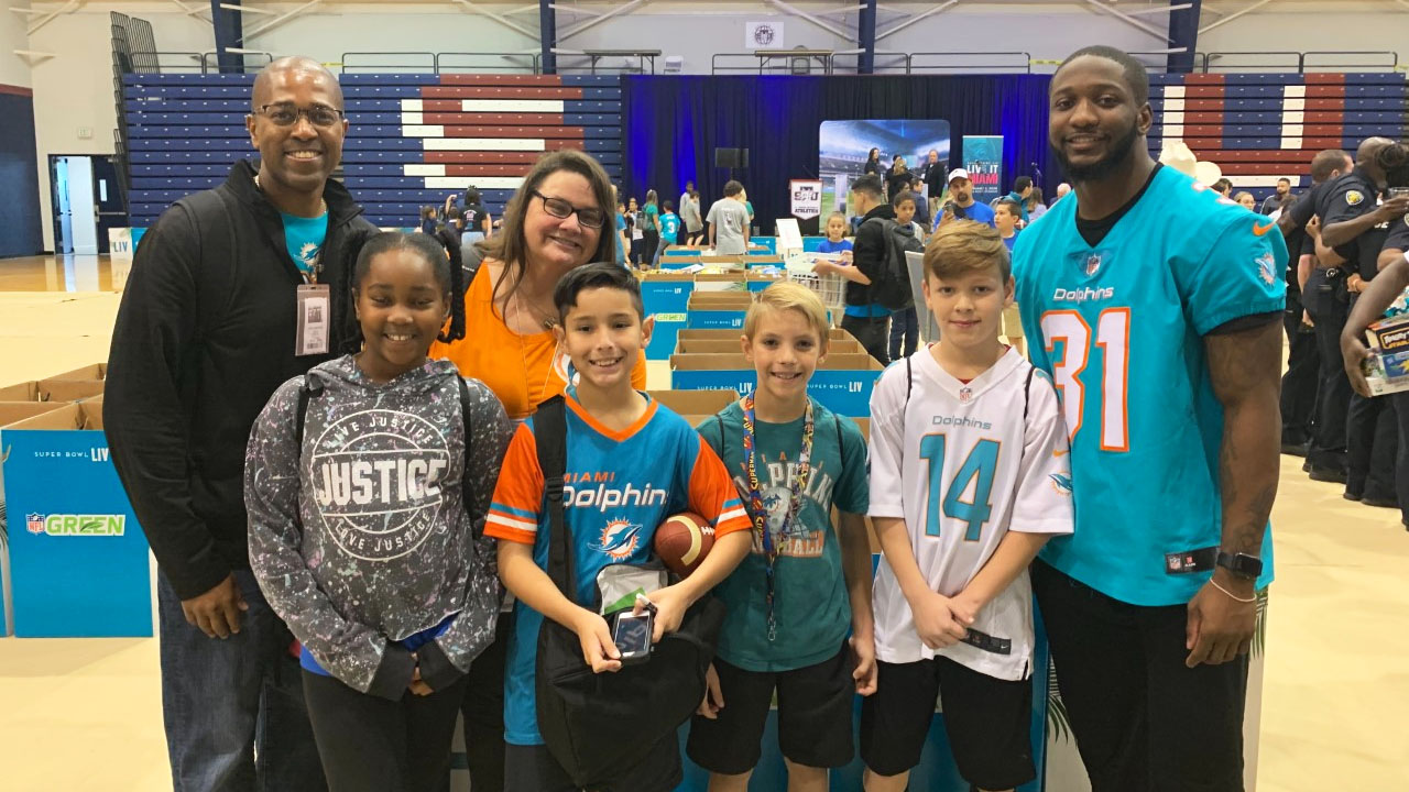 Miami Dolphins with Park Springs students Super Bowl