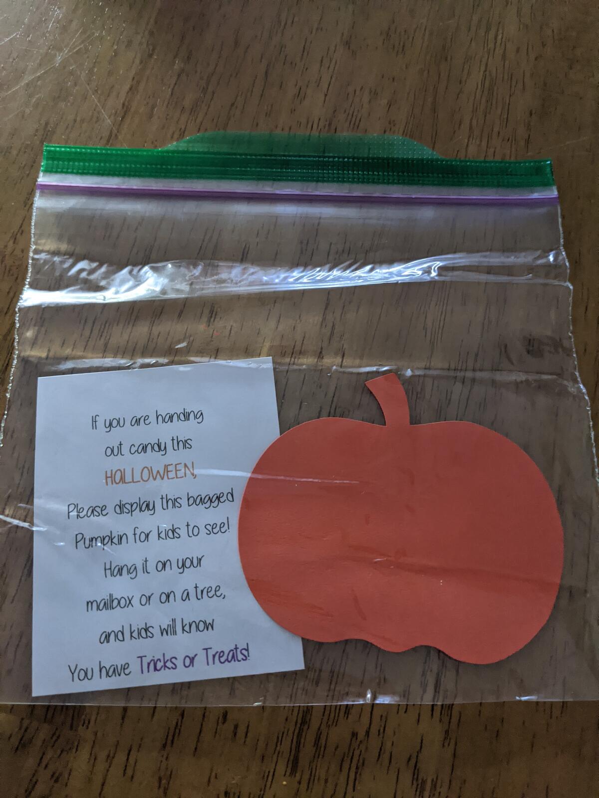 Coral Springs Family Distributes ‘Pumpkin Tags’ for Halloween Night