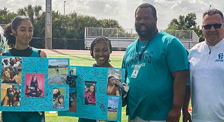 Jocelyn Perez Becomes Coral Glades Flag Football’s 1st Signee