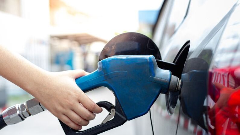 Gas Prices Drop Heading into Holiday: Lowest Prices in Coral Springs