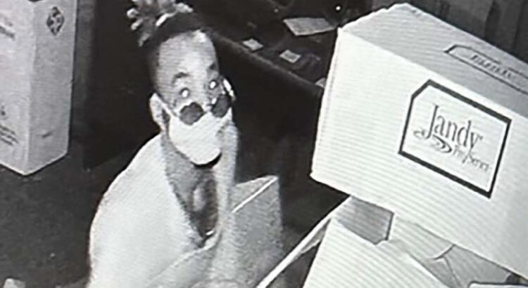 Thief Makes a Splash Stealing $12K Worth of Pool Equipment from Coral Springs Business Thief Makes a Splash Stealing $12K Worth of Pool Equipment from Coral Springs Business