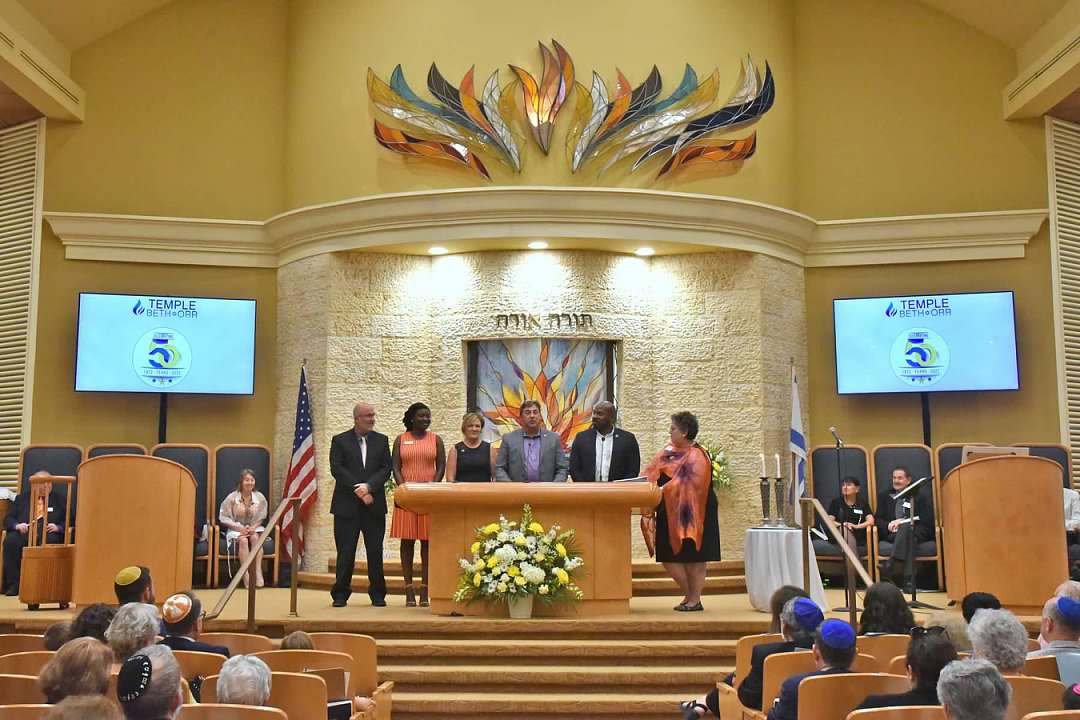 Temple Beth Orr Wraps Up 50th Anniversary Year with Musical Havdalah Service