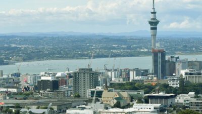 Chen Te free-photo-of-hill-and-buildings-in-auckland-behind