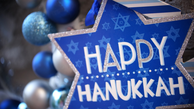 Young Professionals Invited to "Chanukah Candles & Clubs” Party in Coral Springs