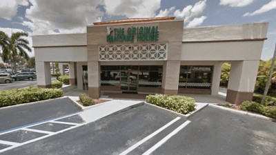 Original Pancake House Closed After Live Roaches Found in Kitchen