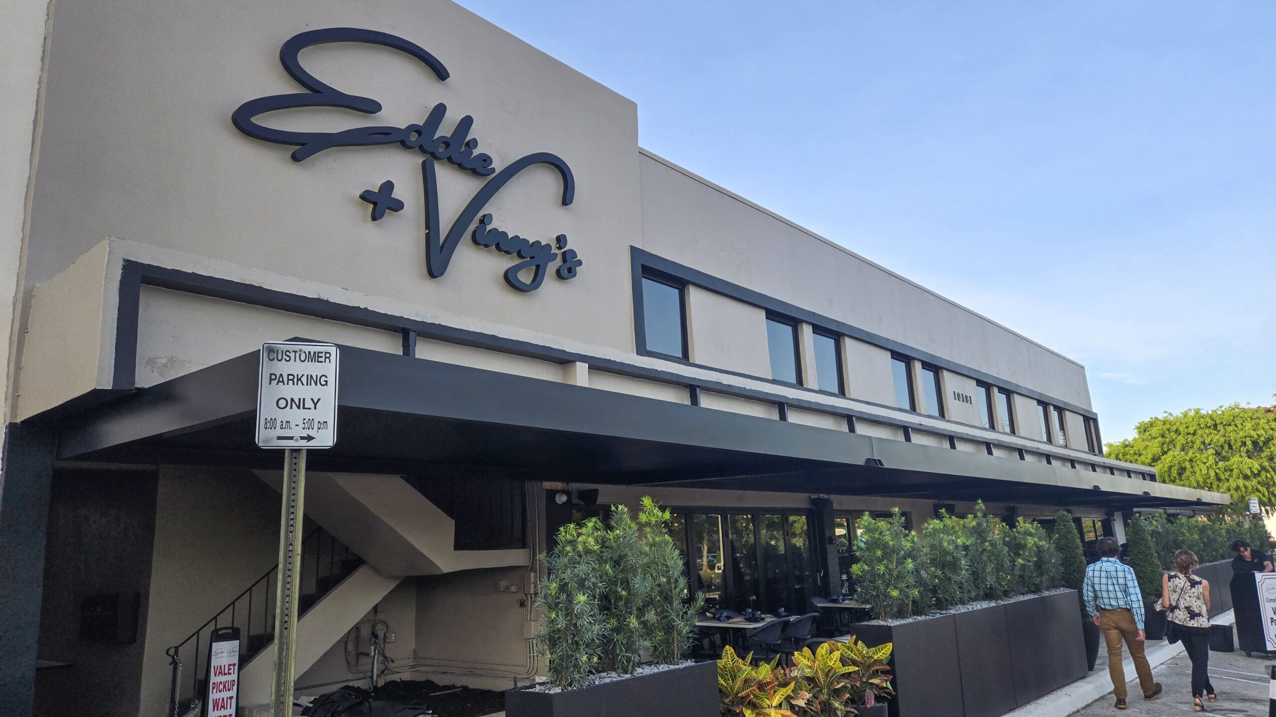 Eddie and Vinny’s Delivers the Coastal Italian We Were Promised 6 Eddie and Vinny’s Delivers the Coastal Italian We Were Promised