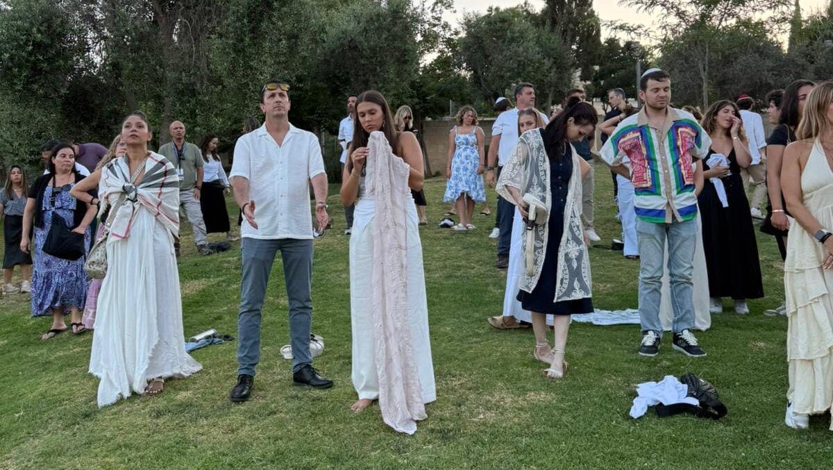 "We Have Each Other, We Have God": 43 Members of Coral Springs Synagogue Community Stranded in Israel During War With Iran 8 43 Members of Coral Springs Synagogue Community Stranded in Israel During War With Iran