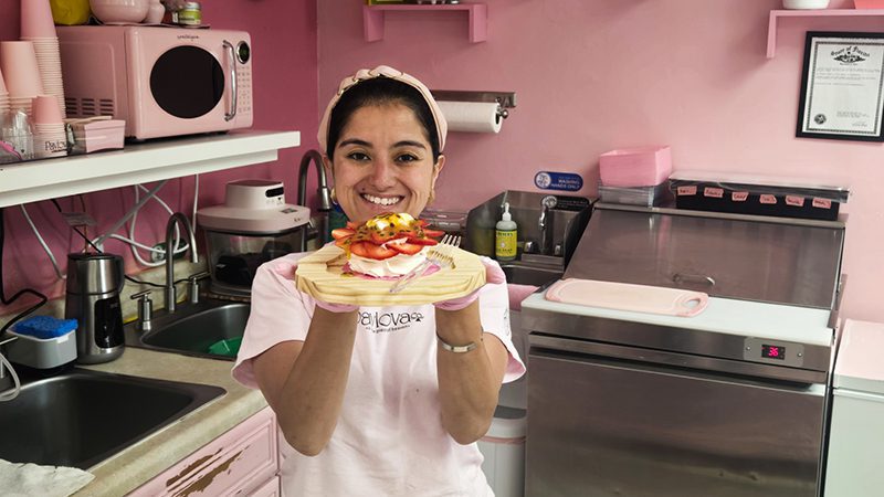 Pavlova in Coral Springs Offers Delicious Desserts and a Friendly Atmosphere